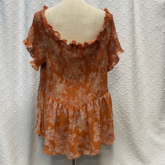 Cato 22/24W coral Paisley Ruffle smocked Blouse stretch comfy off shoulder sexy - Picture 9 of 12